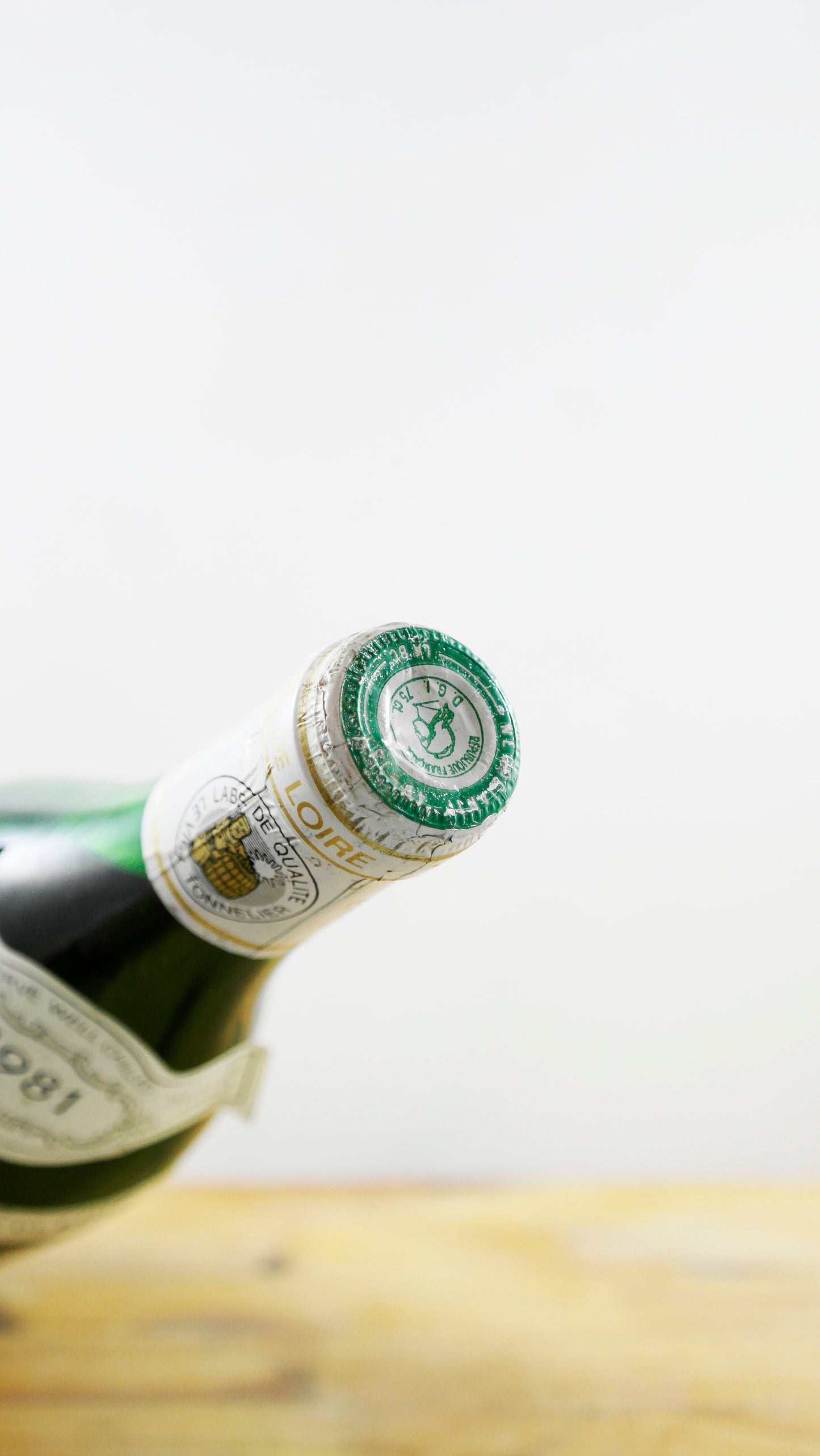 Vin Année 1981 Sauvignon de Touraine Albert Besombes