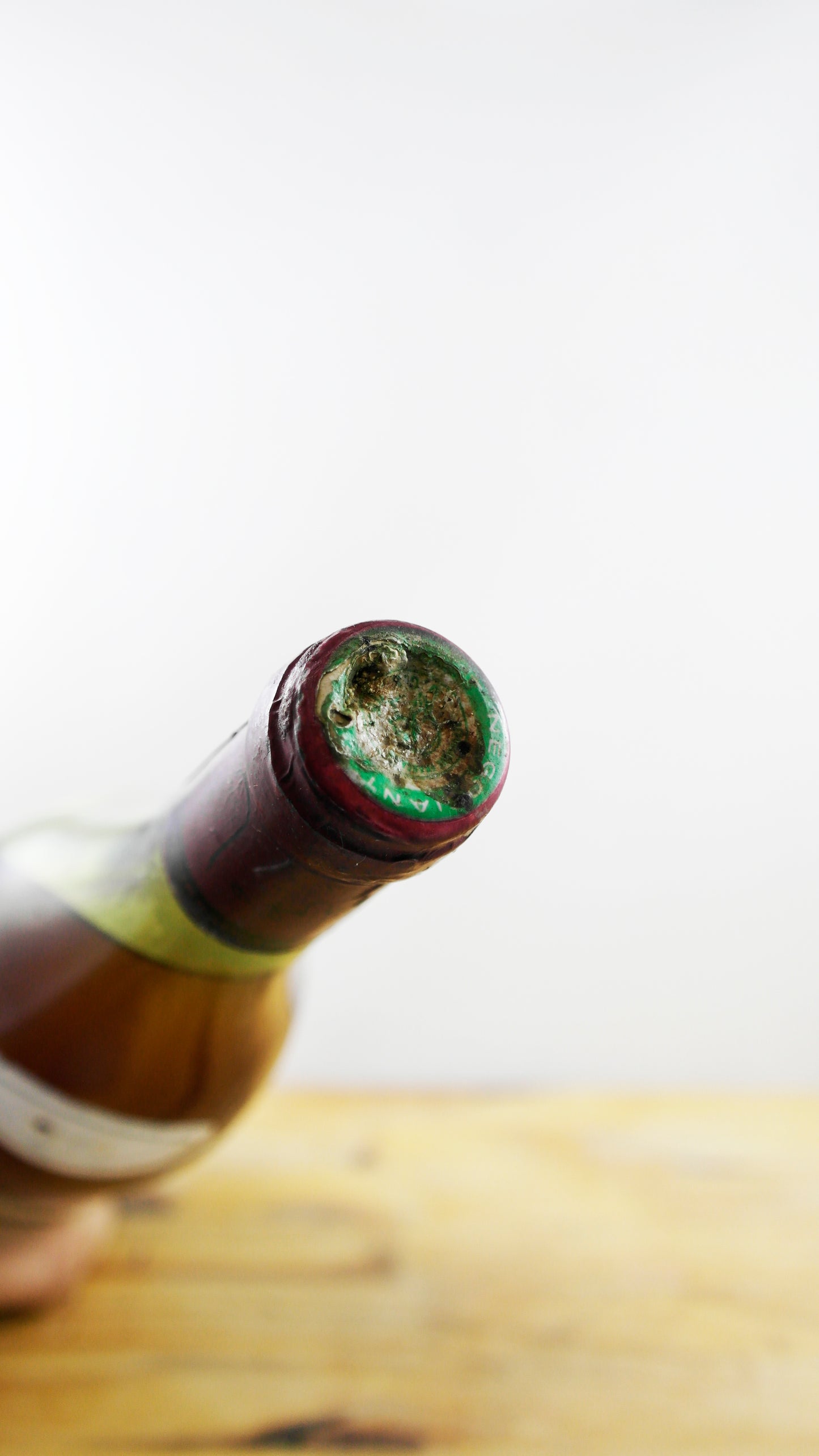 Vin Année 1976 Le Monthelie de Ropiteau