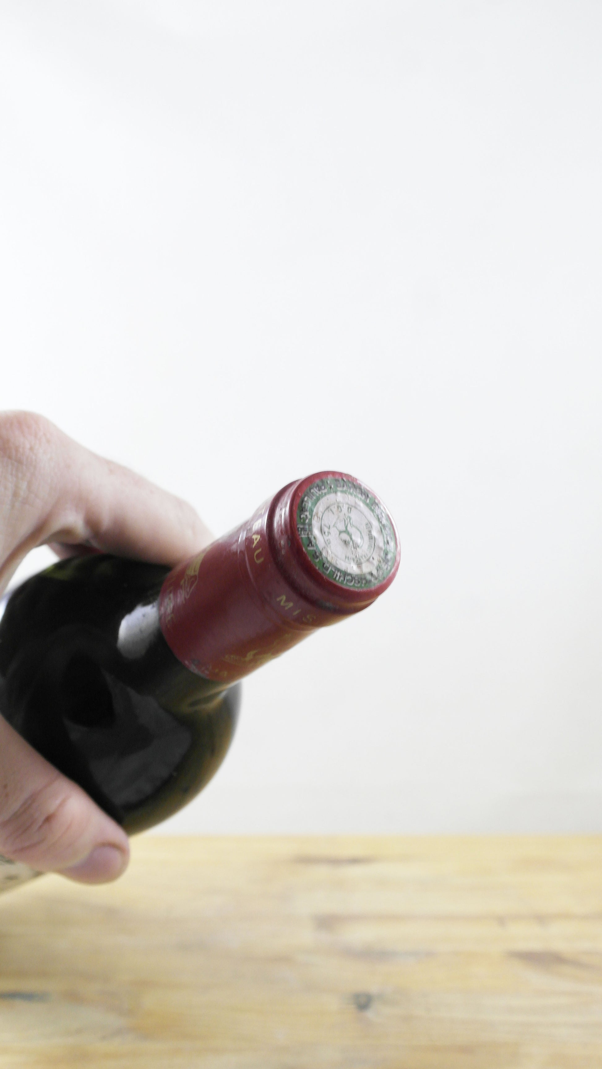 Château Mouton Baronne Philippe de Rothschild 1984 EA