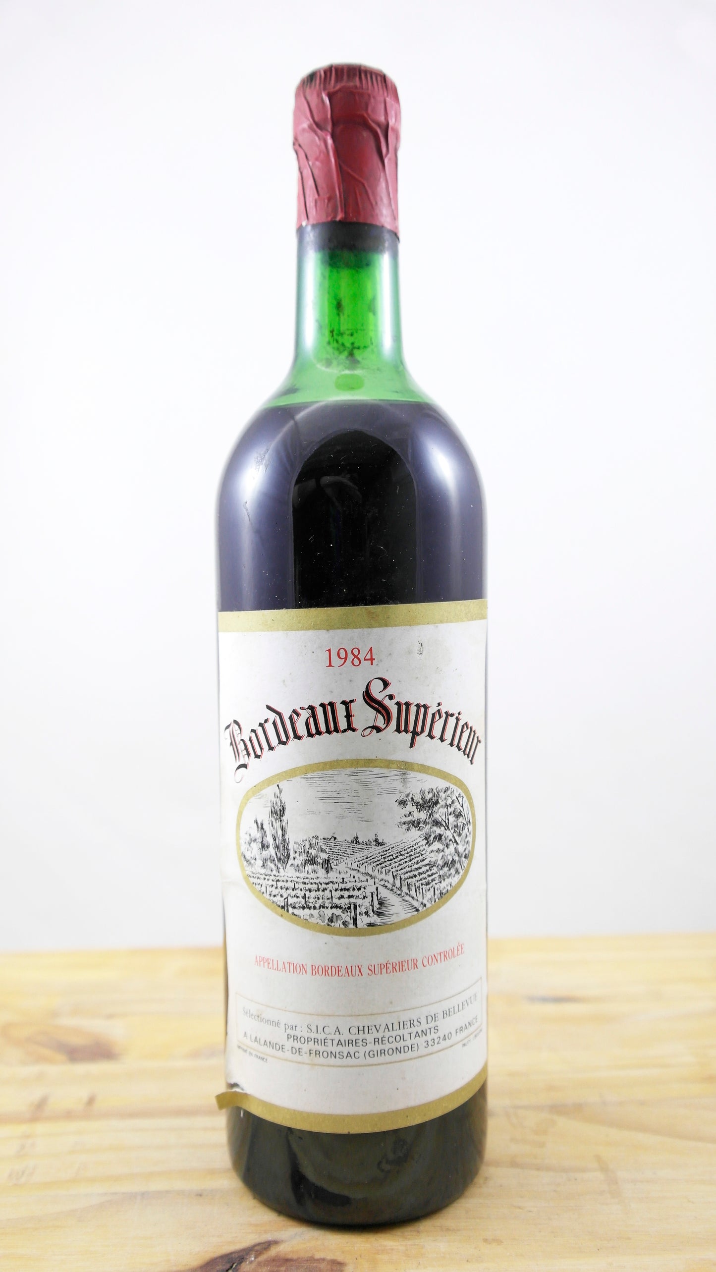 Vin Année 1984 Bordeaux Supérieur Chevaliers de Bellevue ME