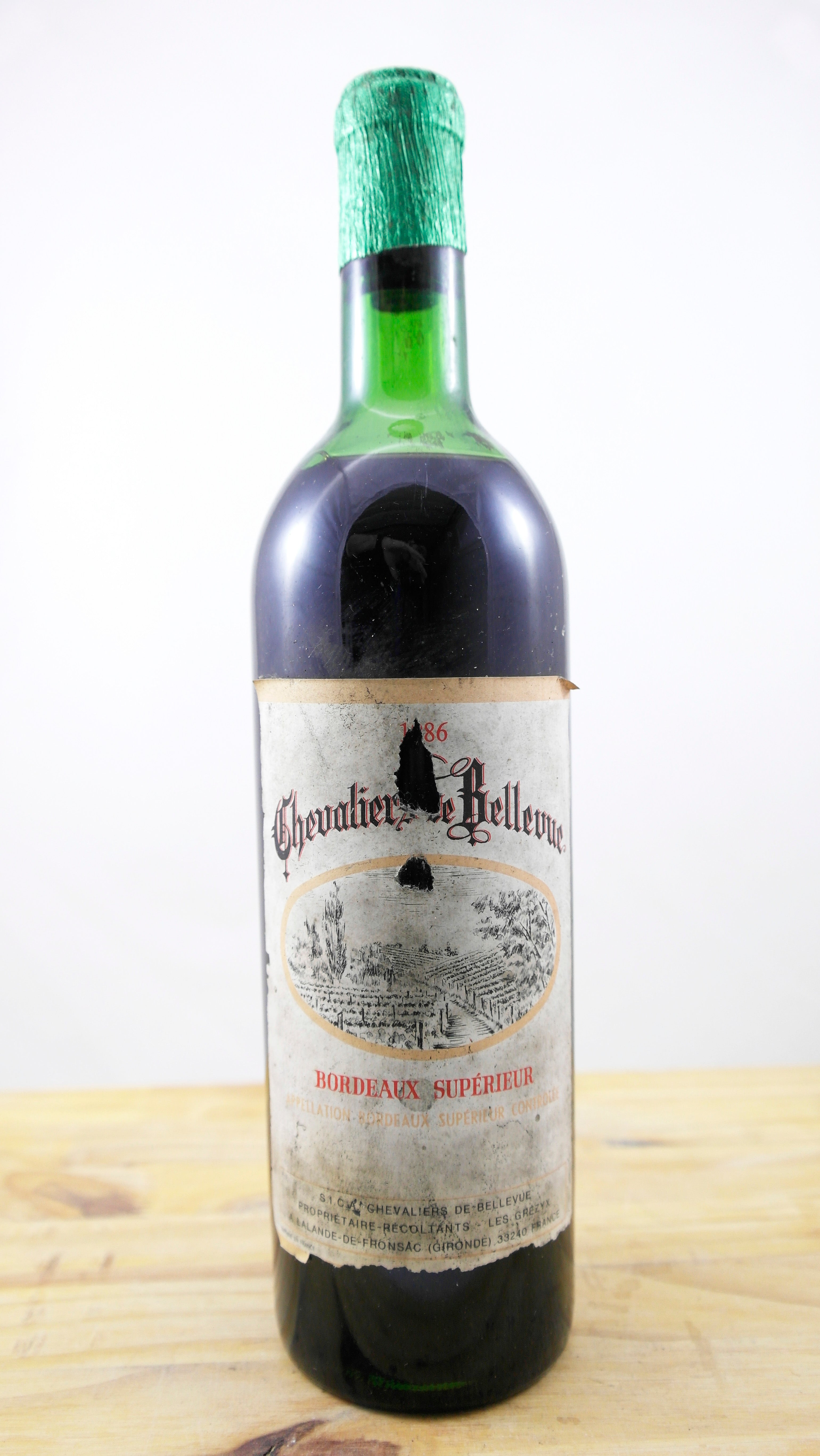 Bouteille de Vin de l'année 1986 - Bordeaux Supérieur Chevaliers