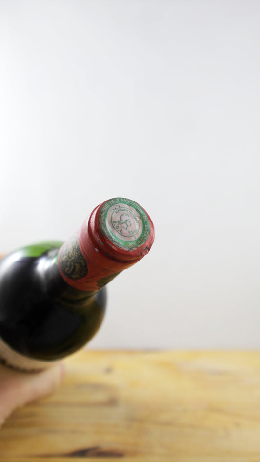 Vin Année 1975 Médoc Cave St-Jean